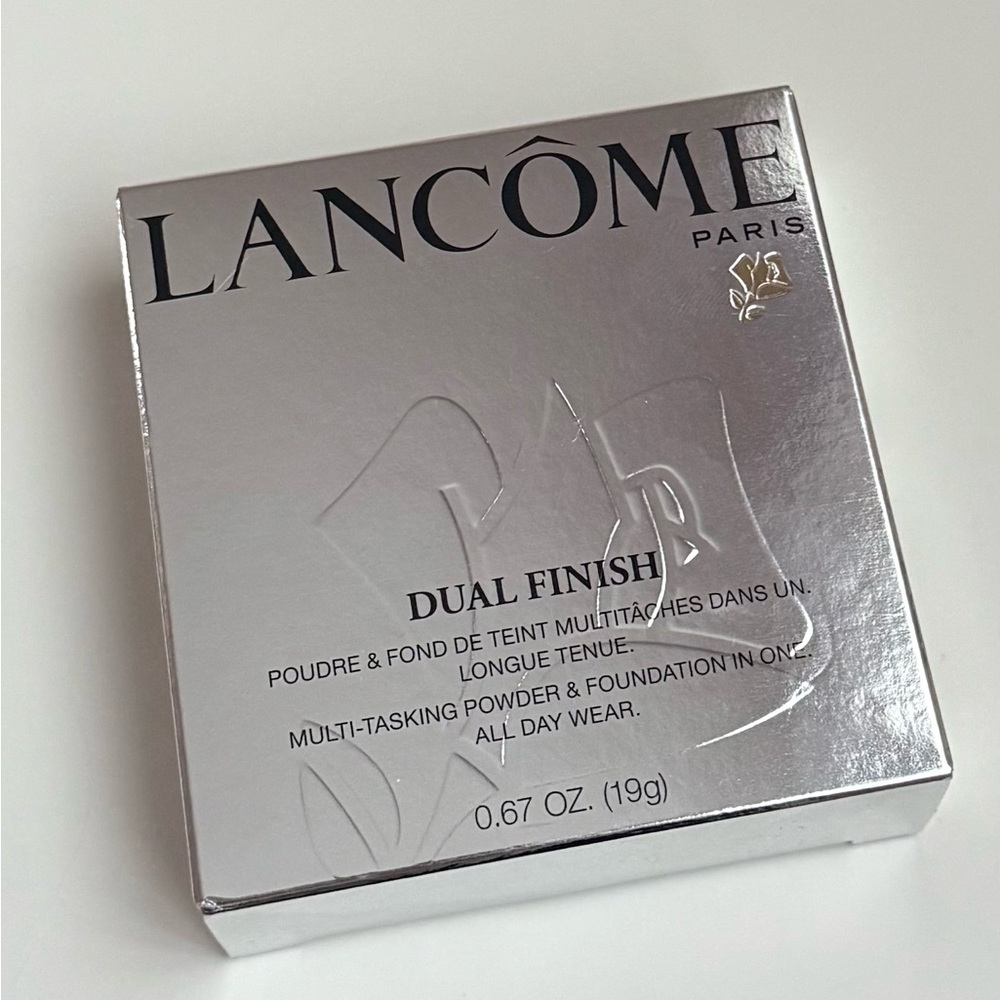 NWT LANCÔME Dual Finish Multi-Tasking Powder & Foundation in One. 220 BUFF